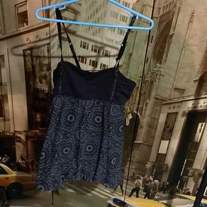 EUC woman’s size 4 (Ivivva by Lululemon) black and grey tank